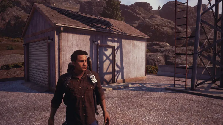 Remise près de l'antenne-relais