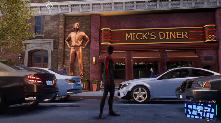 Stan Lee Statue beside Mick's Diner