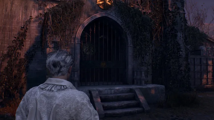 बंद चर्च गेट।