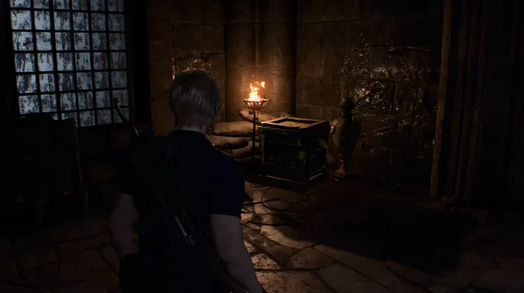 Cajón y Jarrón de Piso