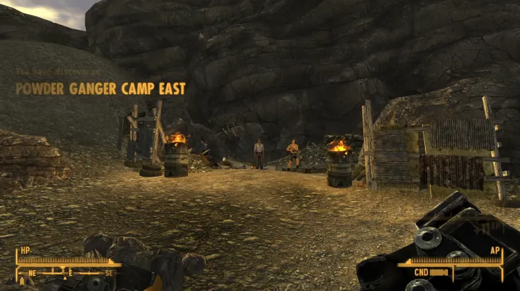 ค่ายทางตะวันออกของแก๊งผงดินปืน