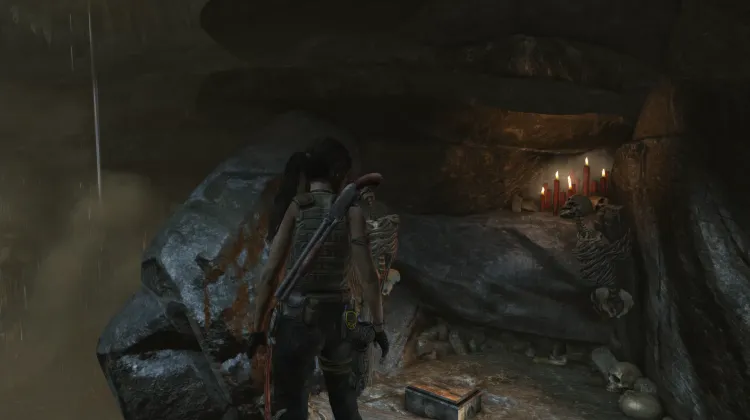 새겨진 비단 부채