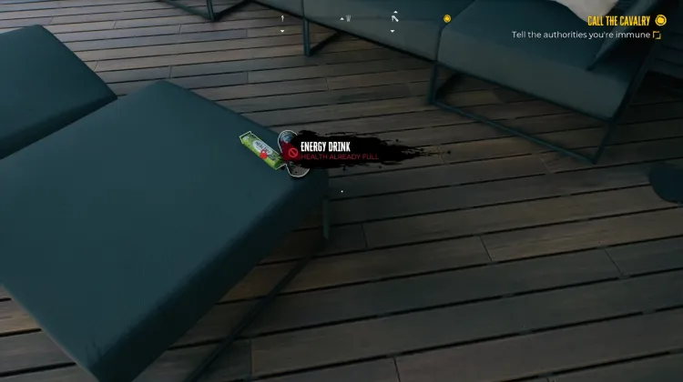 Proteinriegel und Energydrink