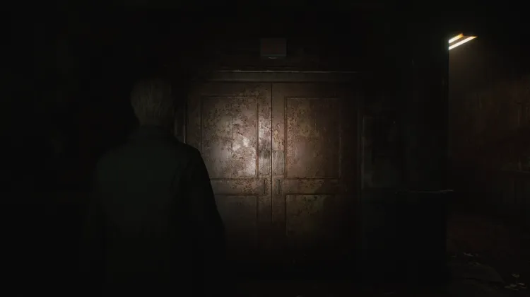 Porta della Scala del 2° Piano degli Appartamenti Blue Creek