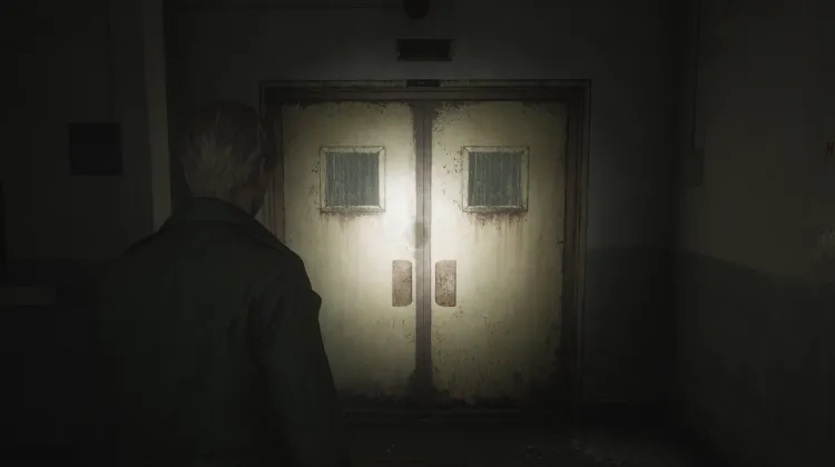 Porta Leste do Pátio Interno