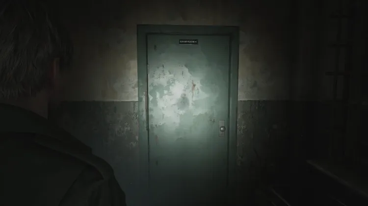 Porta da Sala de Exames 4