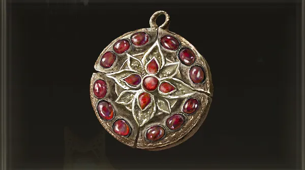 Crimson Amber Medallion +3